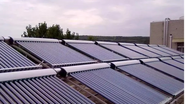 Aquecedor solar de água quente montado no telhado de 300 litros com tubo de calor