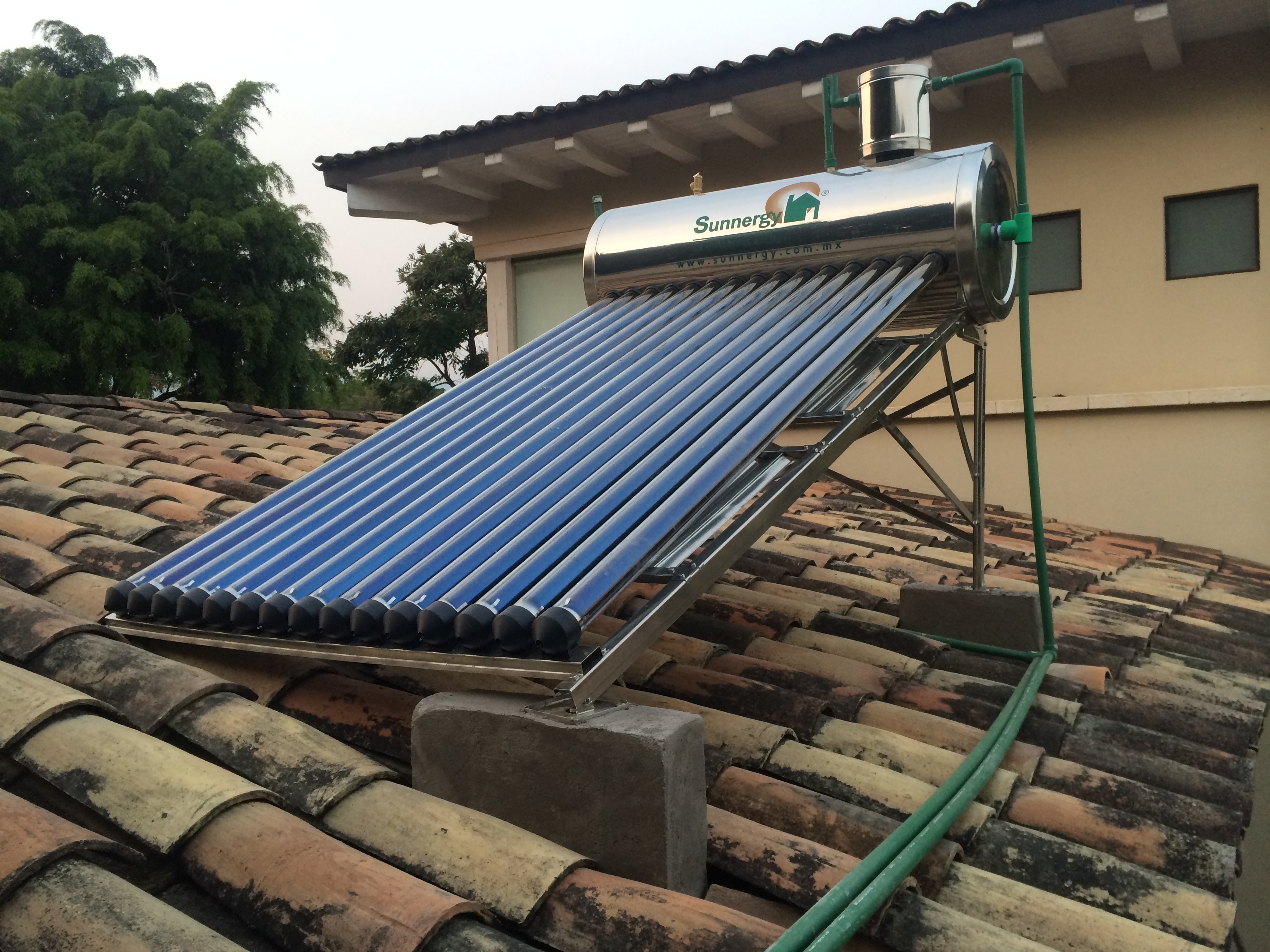 Aquecedor Solar de Água Tubo de Vácuo Compacto de Alta Pressão 100-300L